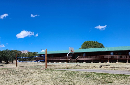 Alto Cabin | Mountain View Cabin Complex | Group Oasis