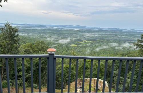 Cedar Bluff House | Mountain View Cabin