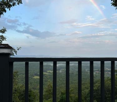 Cedar Bluff House | Mountain View Cabin