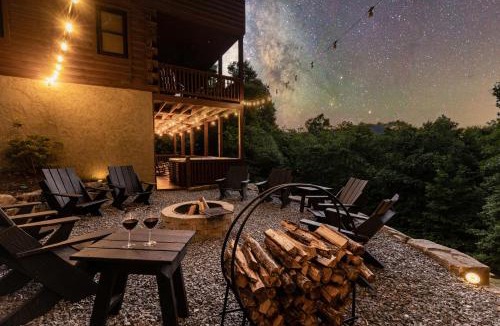 Mineral Bluff Villa | Mountain View Cabin - Hot Tub-Fire Pit-Pool Table