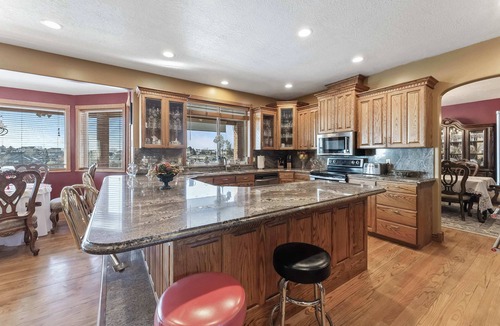Layton House | Mountain View Chateaux
