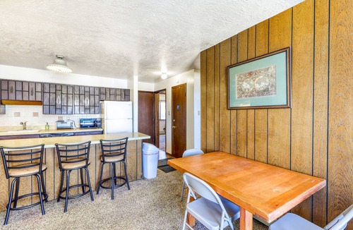 Dillon Condo | Mountain view condo w/a shared pool, hot tub, Ping-Pong, & pool table