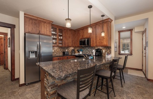 Fraser Condo | Mountain View Condo w/Deck + Fireplace