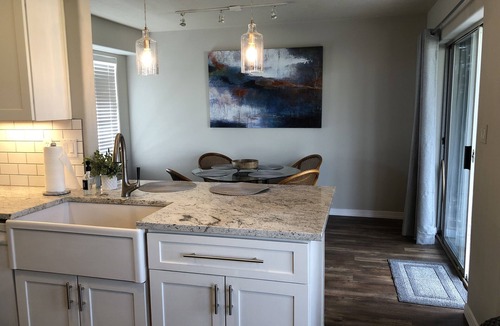 Northeast Heights House | Mountain view cozy home