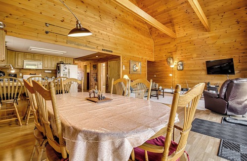 Strong Cabin | Mountain-View Deck! Cabin By Mt Abraham Trails