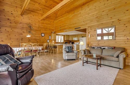 East Central Franklin House | Mountain-View Deck! Cabin By Mt Abraham Trails