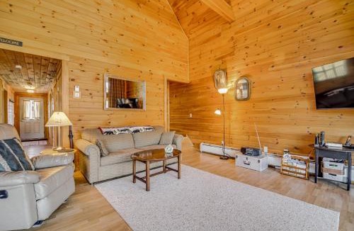 East Central Franklin House | Mountain-View Deck! Cabin By Mt Abraham Trails