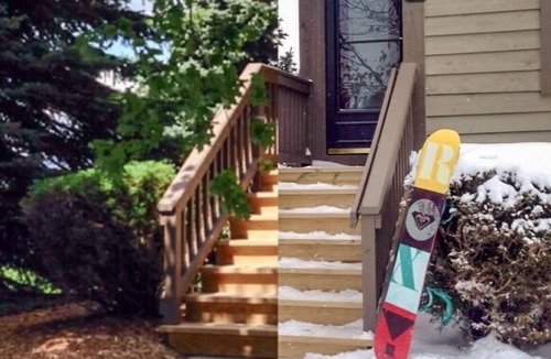 Seven Springs Condo | Mountain View Escape - 1BR Ski-in/out Rustic Condo