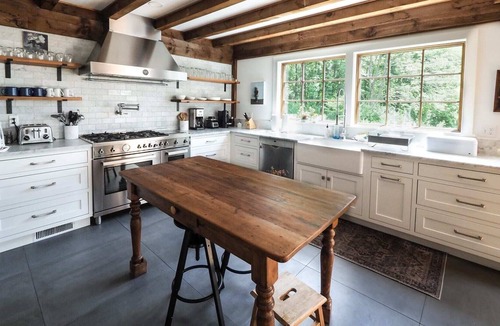 North Egremont House | Mountain View Estate Sleeps 18