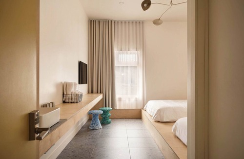 L'Ile-du-Havre-Aubert Hotel | Mountain view family room