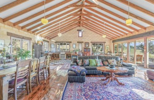 Portland House | Mountain View Farm