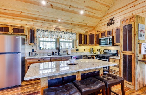 Murphy Cabin | Mountain View & Fire Pit: Updated Murphy Cabin!