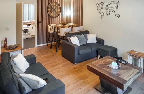 Rhiwbryfdir House | Mountain View