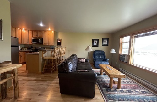 Livingston Cabin | Mountain View Getaway