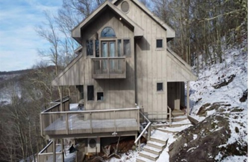 Wolf Laurel Cabin | Mountain View Getaway