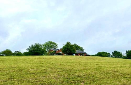 Shenandoah House | Mountain View Getaway - Stunning Views and Privacy