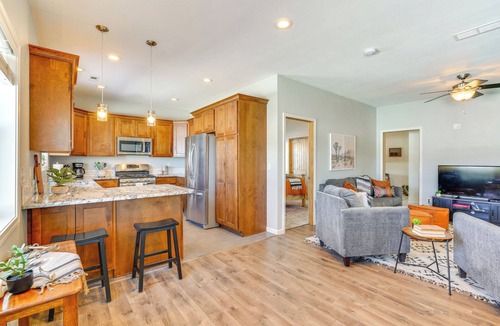 Pueblo House | Mountain-View Hideaway w/Patio in Pueblo!