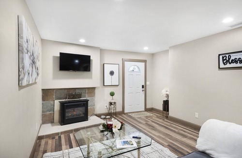 Lompoc House | Mountain View home in Lompoc