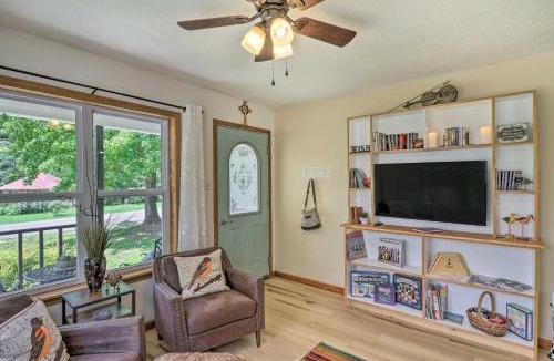Mountain View House | Mountain View Home Steps to Amphitheater Park