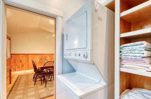 Stowe Hollow House | Mountain view home w/ gas fireplace & private hot tub - at Pinnacle Trail access