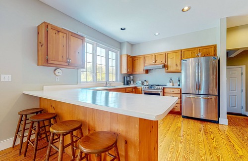 Dorset House | Mountain view home with large yard, lovely deck, pool table & fireplace