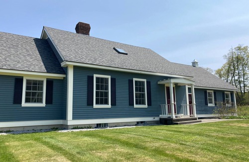 Dorset House | Mountain view home with large yard, lovely deck, pool table & fireplace