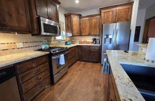 Medicine Park Cabin | Mountain View, Hot tub, 1 private & 1 loft bedroom
