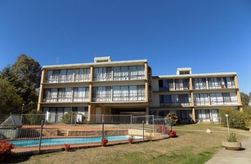 Jindabyne Apartment | Mountain View, Kirwan 9