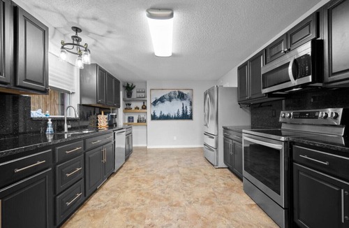 Dandridge House | Mountain View Lake House | Hot Tub, Theater, Pets