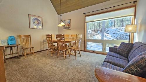 Overlook Park House | Mountain View Lodge 2