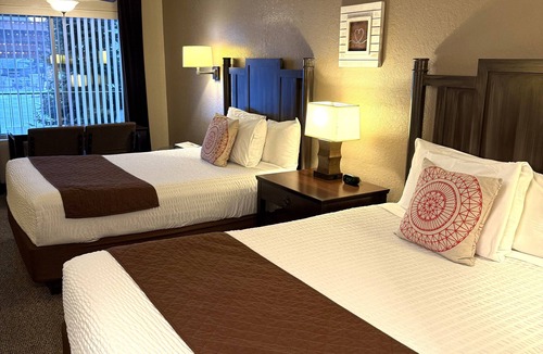 Wapato Point Hotel | Mountain View Lodge and Resort