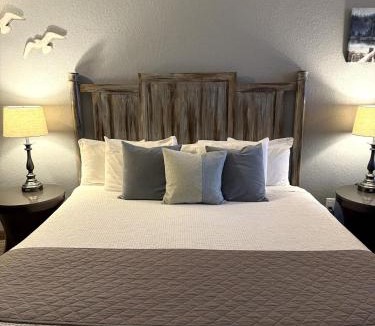 Wapato Point Hotel | Mountain View Lodge