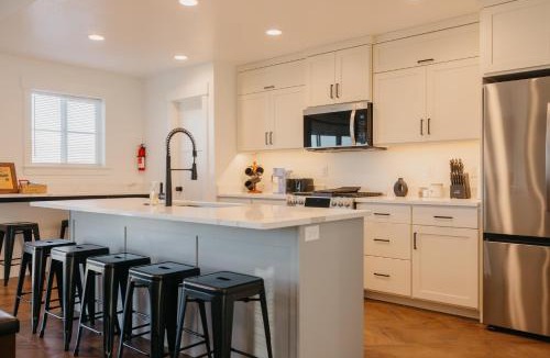 Helper House | Mountain View Lodge