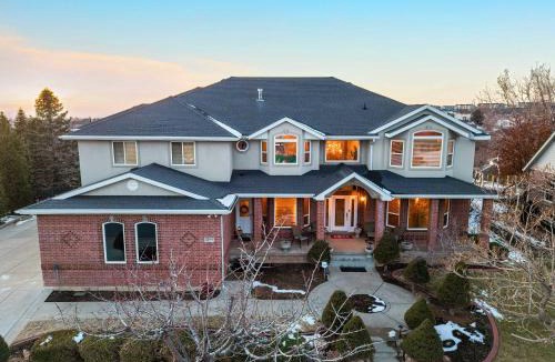 Layton House | Mountain View Mansion