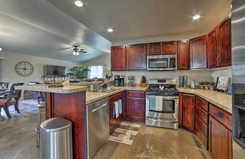 Moab South Valley Cottage | Mountain-view Moab Home w/Pool & Hot Tub Access!