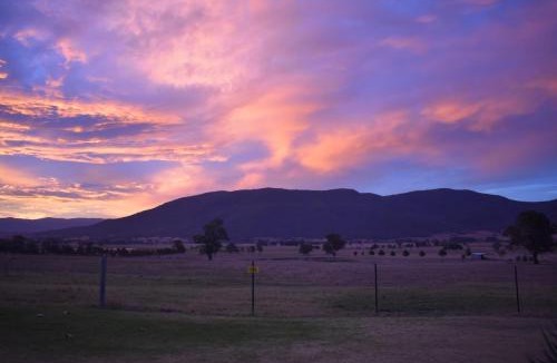 Corryong Hotel | Mountain View Motel