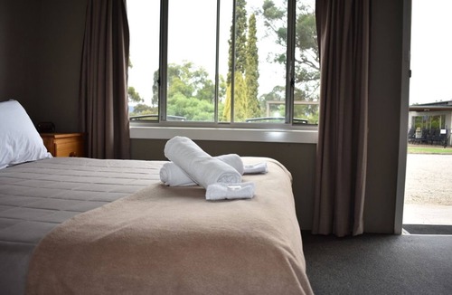 Corryong Hotel | Mountain View Motel Corryong