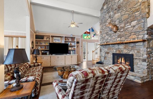 Seven Devils House | Mountain View, Pool Table, Deck, Game Room, Wet Bar