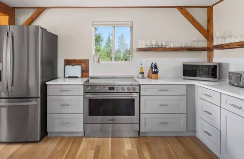 Morrisville House | Mountain View: Privacy | VIEWS! | Family Friendly