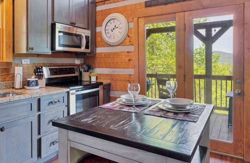 Townsend Cabin | Mountain View★Private★Hot Tub★Fire Table★Fireplace - A VIEW FOR TWO