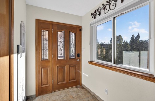 Zuzax House | Mountain View Retreat/Fireplace, Garage, WiFi.