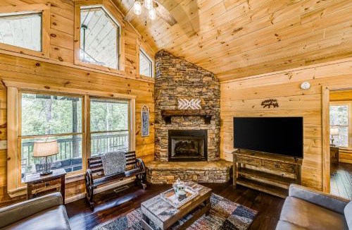 Cherry Log House | Mountain View Retreat