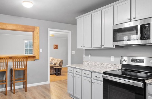 Benton House | Mountain View River Retreat