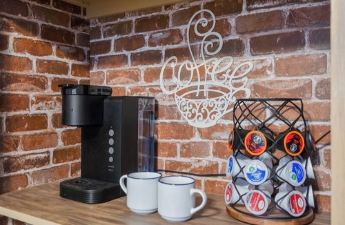 Benton House | Mountain View River Retreat