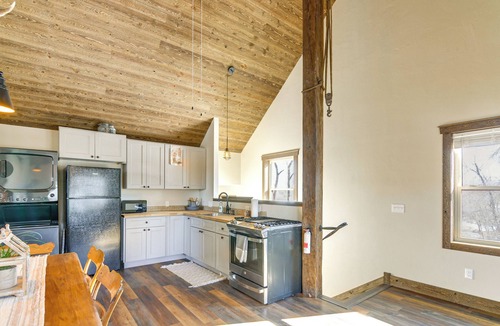 Del Norte Cabin | Mountain View, Riverfront: Del Norte Barndominium
