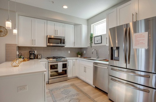 West Colfax Apartment | Mountain-view Rooftop Deck: Denver Townhome