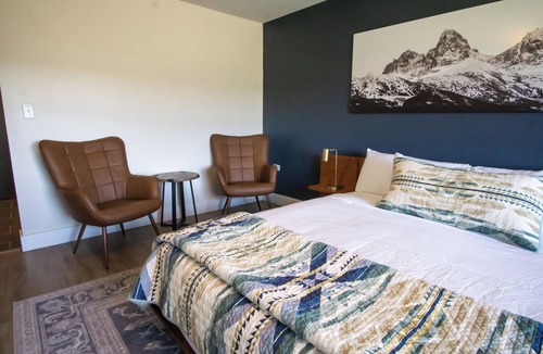 Tetonia Cabin | Mountain View Studio suite