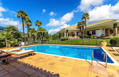Les Planes d'Hostoles Villa | Mountain view villa with private pool near Costa Brava