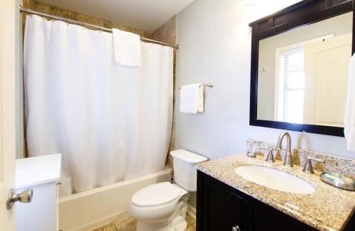Dahlonega Apartment | Mountain View Villa on Choice Ave - Steps to Downtown