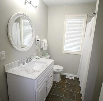 Dahlonega Apartment | Mountain View Villa on Choice Ave - Steps to Downtown